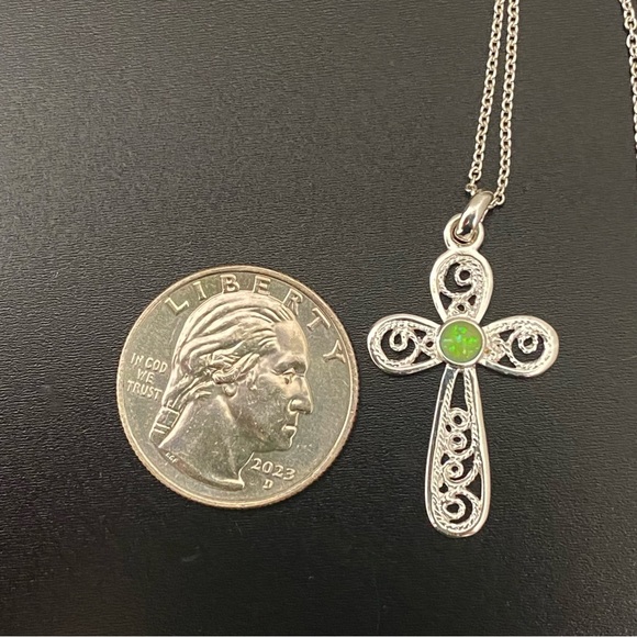 Sterling Silver 925 Signed Green Opal Cross Pendant 18” Necklace 3g. - Picture 10 of 16